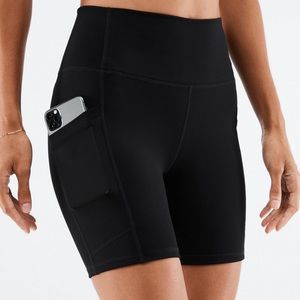 NWT Fabletics on-the-go 6” short